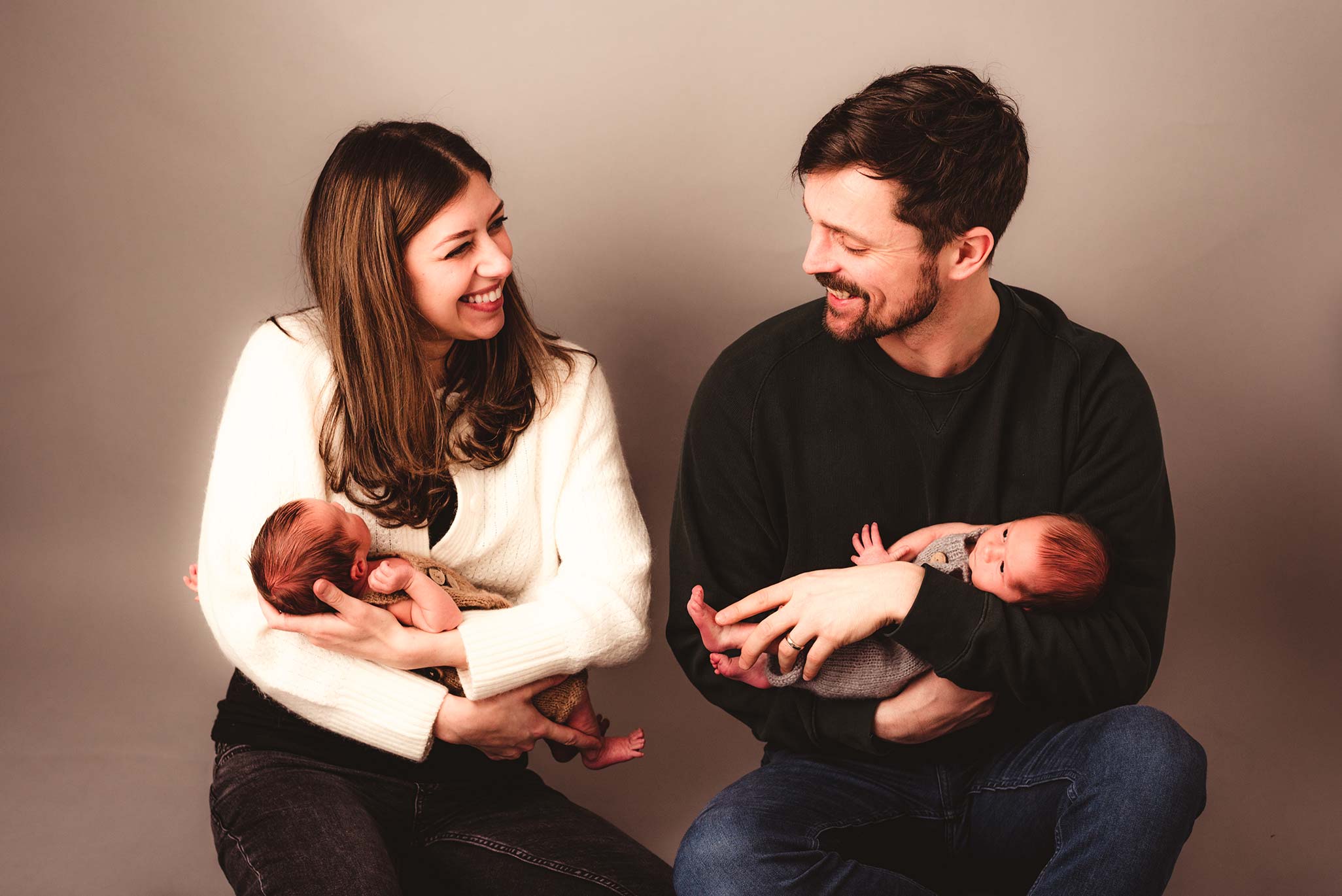 Newborn twins family photoshoot, sutdio shooting